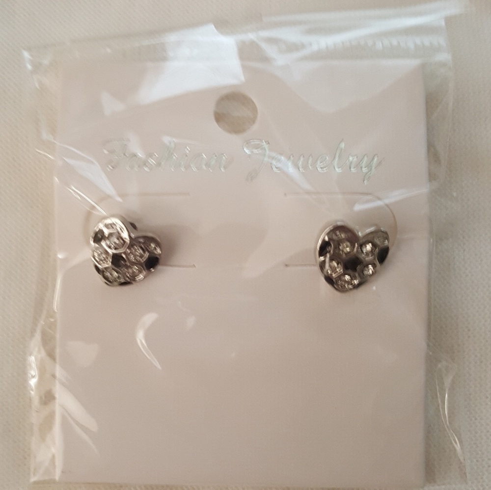 Rhinestone stud soccer heart shaped earrings